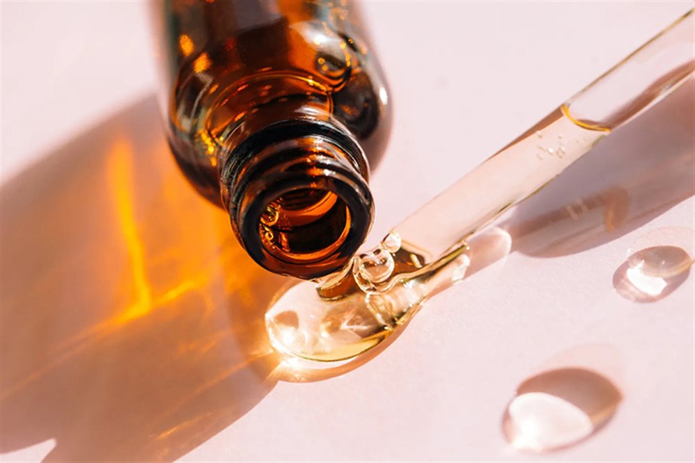 خواص روغن کرچک برای پوست + نکات مهم هنگام استفاده